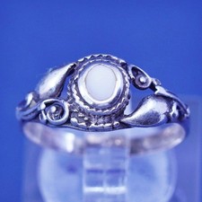 Size 7, vintage sterling 925 silver handmade ring with mother of pearl