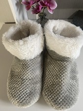 Grey Cosy Faux Fur Lined Slipper Boots Size 7/8. Excellent Condition