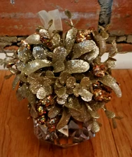 Ganz Kissing Krystal Mistletoe Ornament | Acrylic Jewel Gold Glitter Christmas