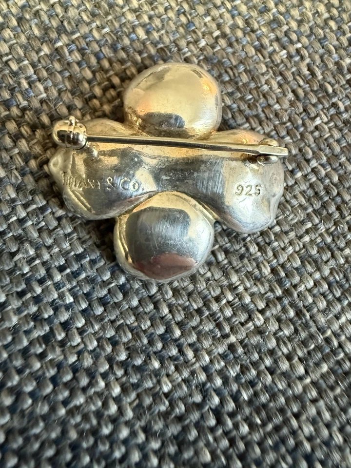 Broche prendedor flor madera perro Tiffany & Co plata de ley 925 Foto 3 de 4