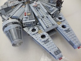 Lego Star Wars Millennium Falcon 75105  with 5 mini figures and manual