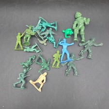 Vintage Large Lot of Different Sizes, Colors, Styles Plastic Army Men