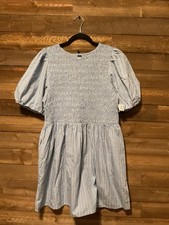 Old Navy Women’s Light Blue And White Striped Smocked Chest Dress Size Large NWT