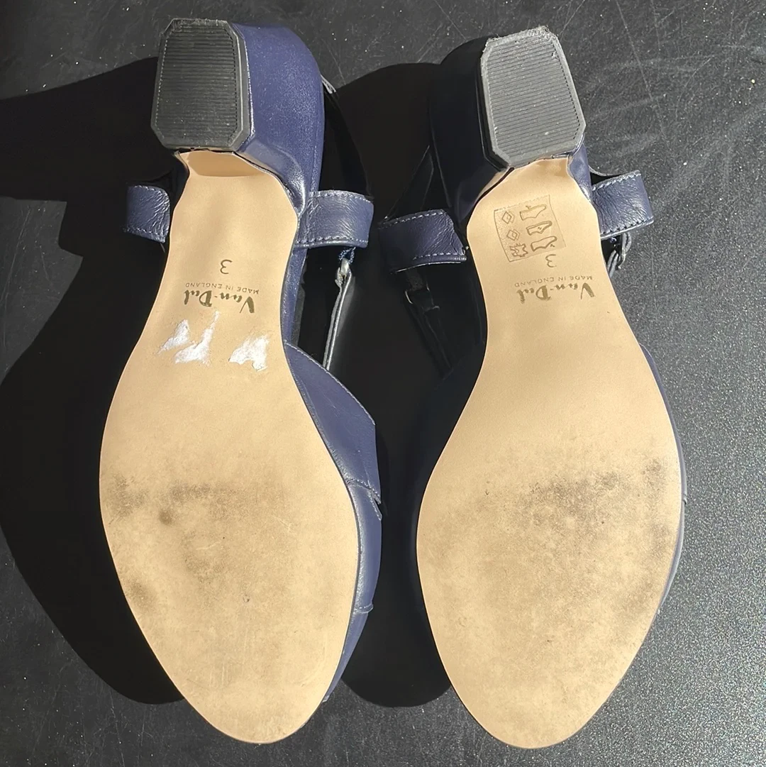 Van dal store navy sandals