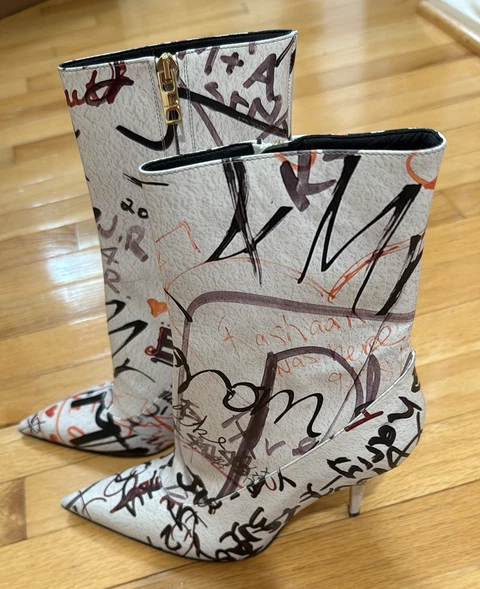 Burberry — Authentic Burberry Display Benmore Graffiti Pointed Toe BOOTS EU38 US 8