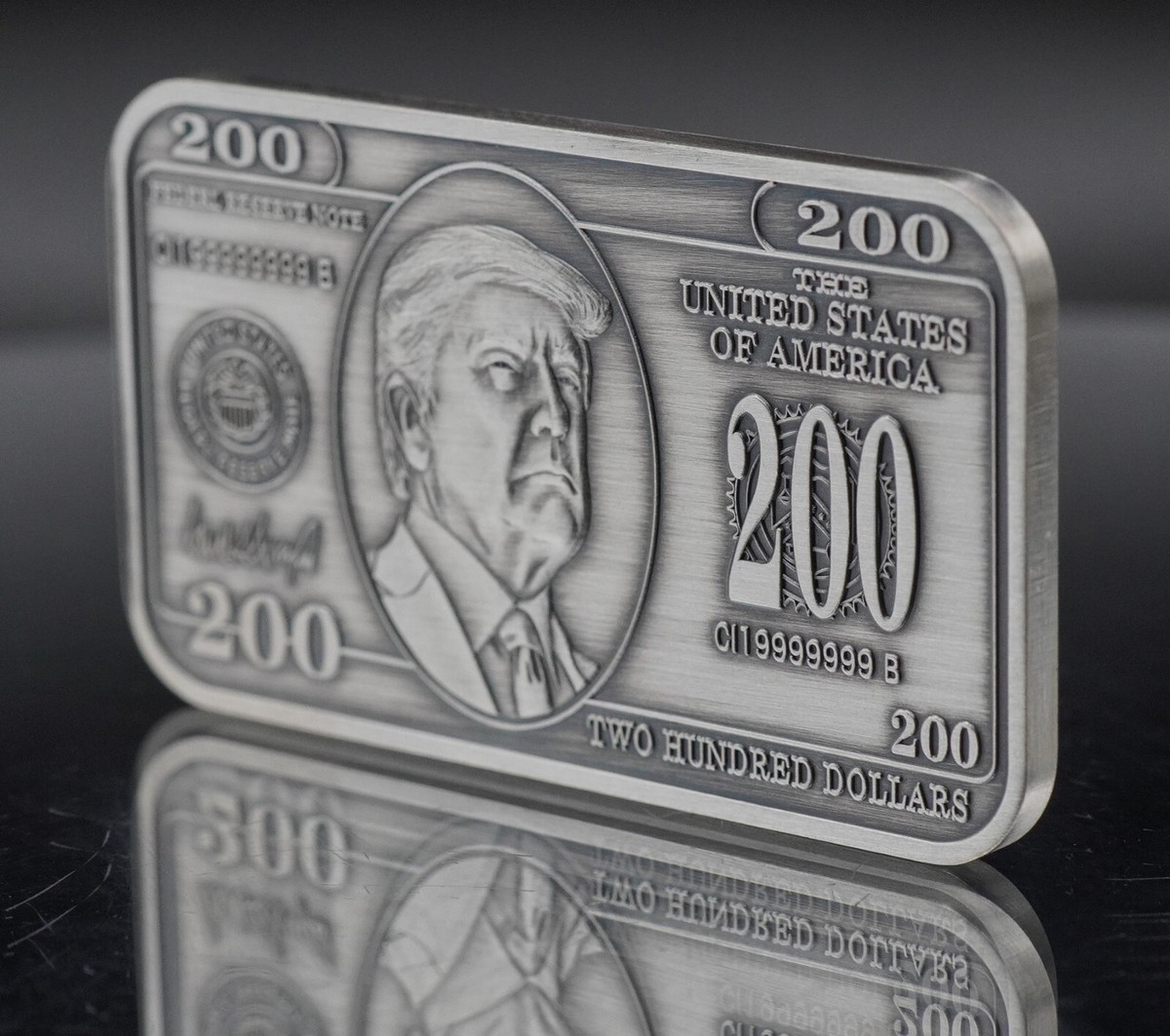 President Donald Trump Antiqued 200 dollar USA 1oz 999 FINE Silver