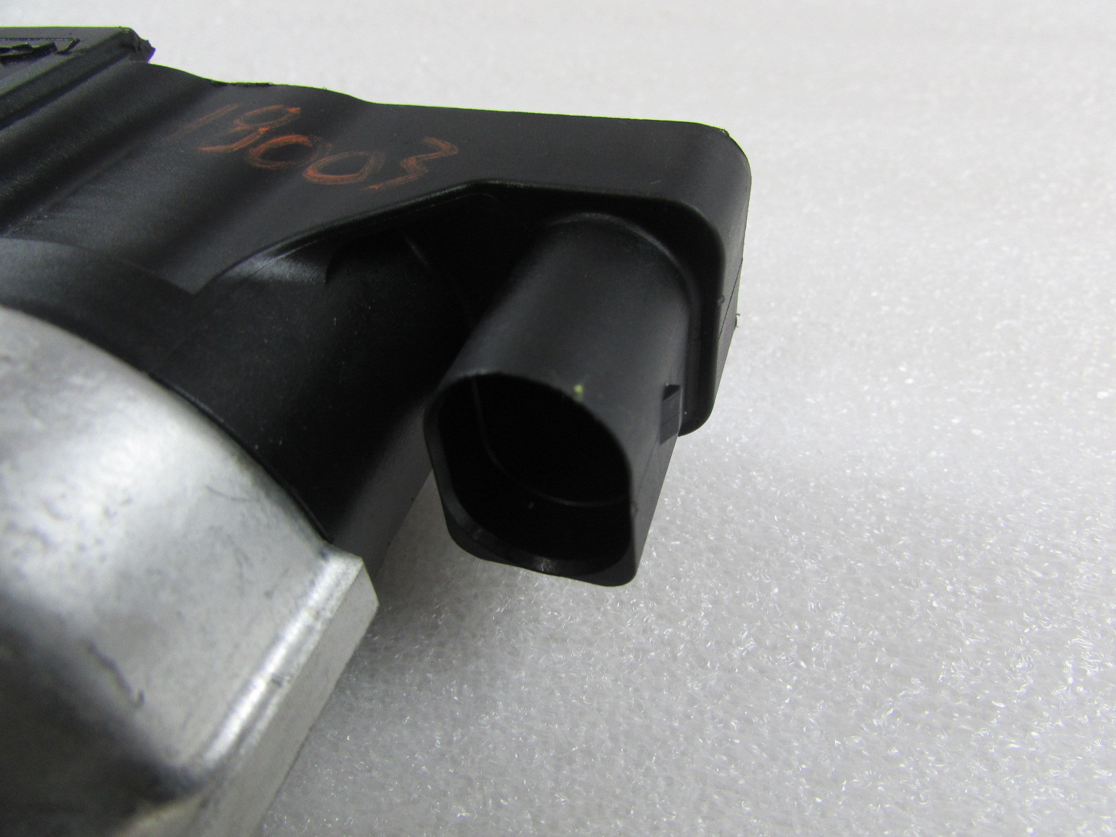 McLaren MP4-12C, Shock Absorber Valve Block, Used, P/N 11B0209CP.02