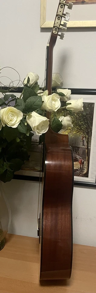 Lucero LC100 Classical Guitar Natural. Excellent Condition. - Image 3 of 4