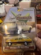 1/64 GREENLIGHT ESTATE WAGON 1970 OLDSMOBILE VISTA CRUISER Package Damage