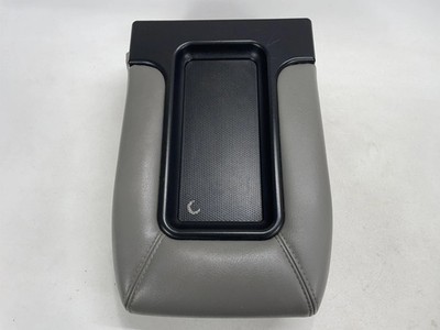 99-06 Yukon Silverado Sierra Avalanche Center Console Arm Rest Jump Seat OEM