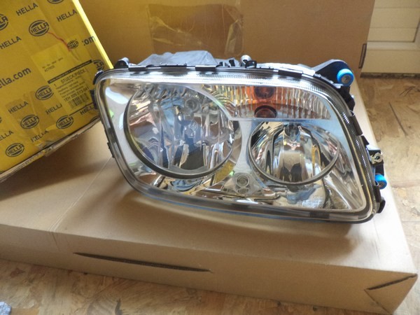 Phare droit Mercedes Actros optique premium 1EH009513041 boîtier antichoc rigide