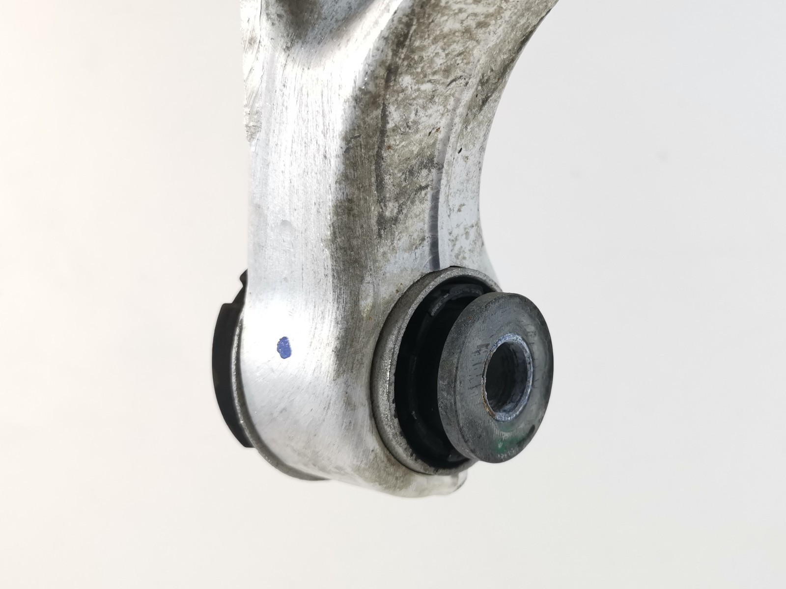 Maserati Levante 2017 Front Left Strut assembly P/N 670037438