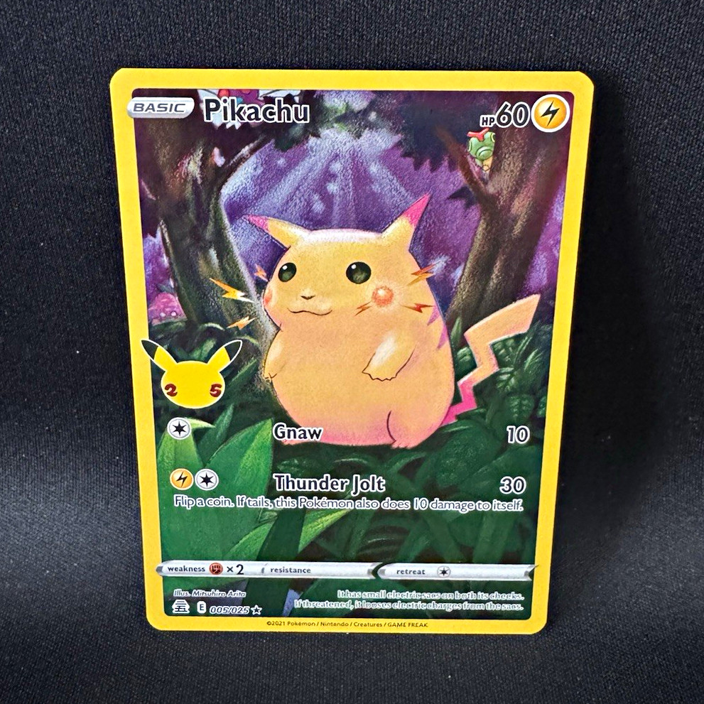 Pikachu 005/025 Holo - Celebrations EN 2021