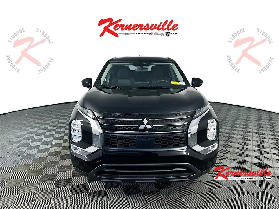 2024 Mitsubishi Outlander Es FWD 4dr SUV Heated Leather Seats Parking Sensor Foto 2 de 4