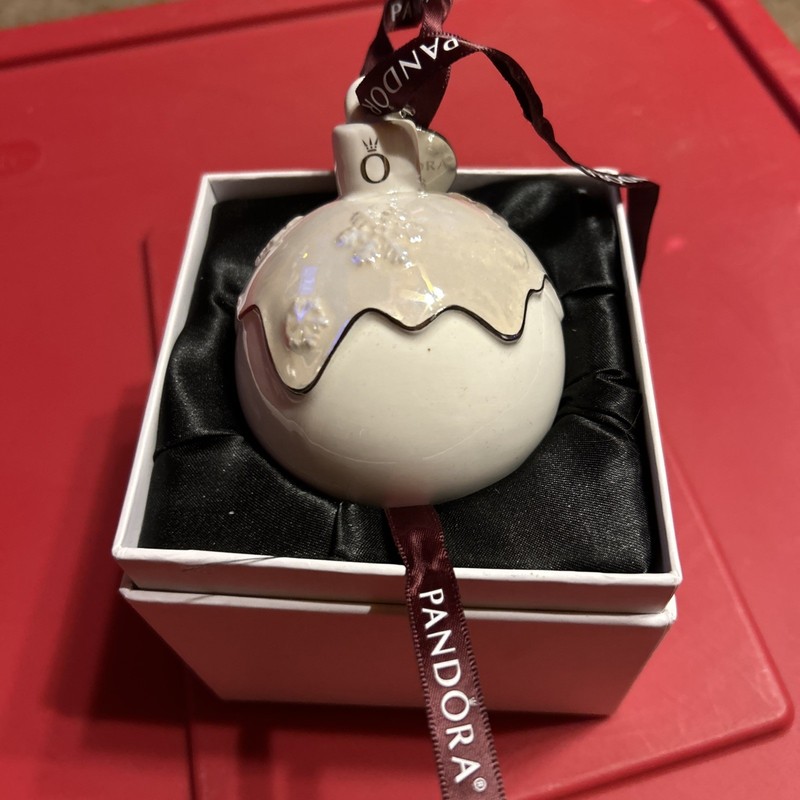PANDORA Authentic 2018 Christmas Porcelain Snowball Ornament Limited Edition.