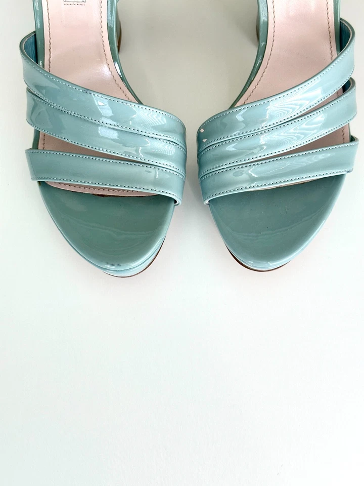 NUEVO MIU MIU Sandalias de plataforma con correa al tobillo charol azul espuma de mar talla 38,5 Foto 3 de 4