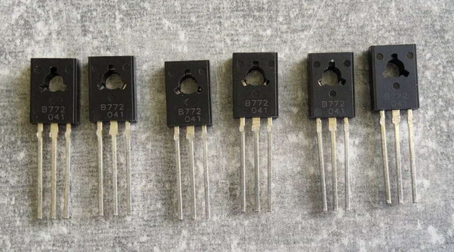2 Stück 2SB772 PNP Transistor 12,5W 3A TO-126