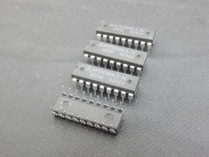 HYUNDAI HY53C464LS-80 Dynamic RAM, Fast Page, 64K x 4, 18 Pin DIP -LOT OF 4 IC'S