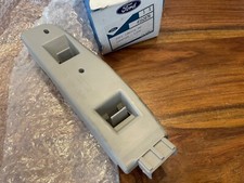 Ford Fiesta mk3 NEW GENUINE right rear light bulb holder 6162878 2B2