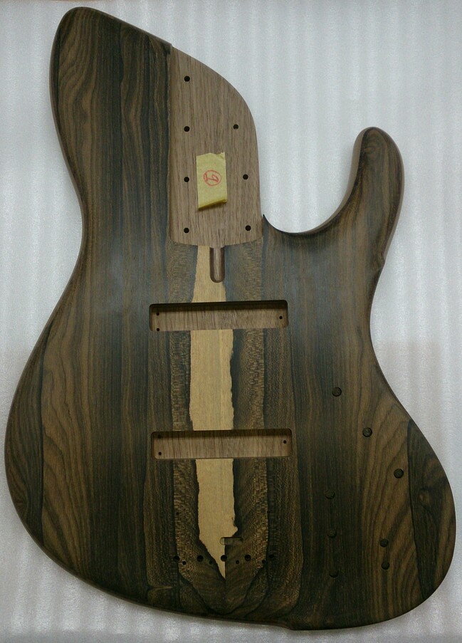 ベース dragon fly SJ-4 HARRY'S ENGINEERING / dragonfly guitars