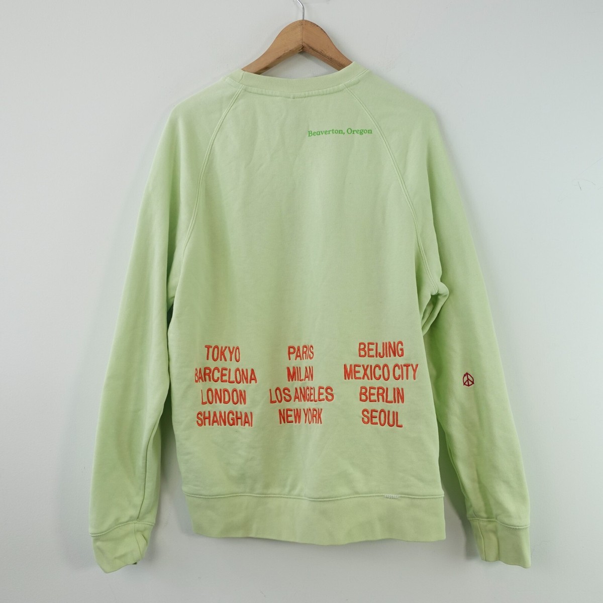 nike world tour crew sweatshirt