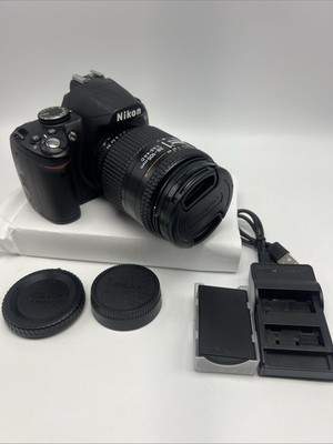 Nikon D3000 10.2MP W/28-105mm Macro f/3.5-4.5D AF Nikkor Digital SLR Set M4367