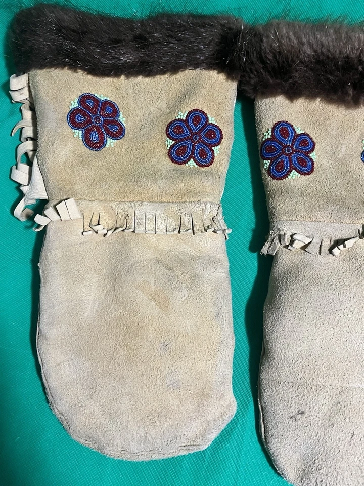 ¿Gamuza alce? Mitones grandes para adultos con cuentas recortados de piel usados Foto 2 de 4