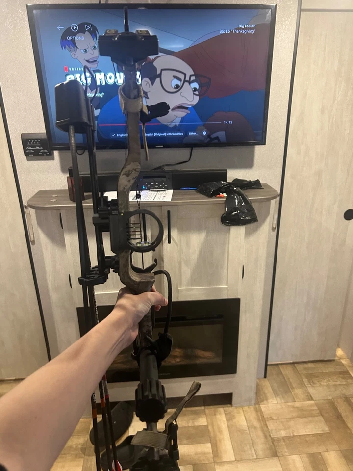 PSE Stinger X Right Hand Compound Bow - Mossy Oak Country Camo - Image 3 of 4