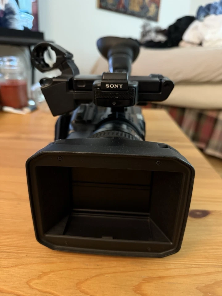 Sony PXW-X200 1/2" Exmor CMOS XDCAM Camcorder w. Cards & Reader - Image 3 of 4