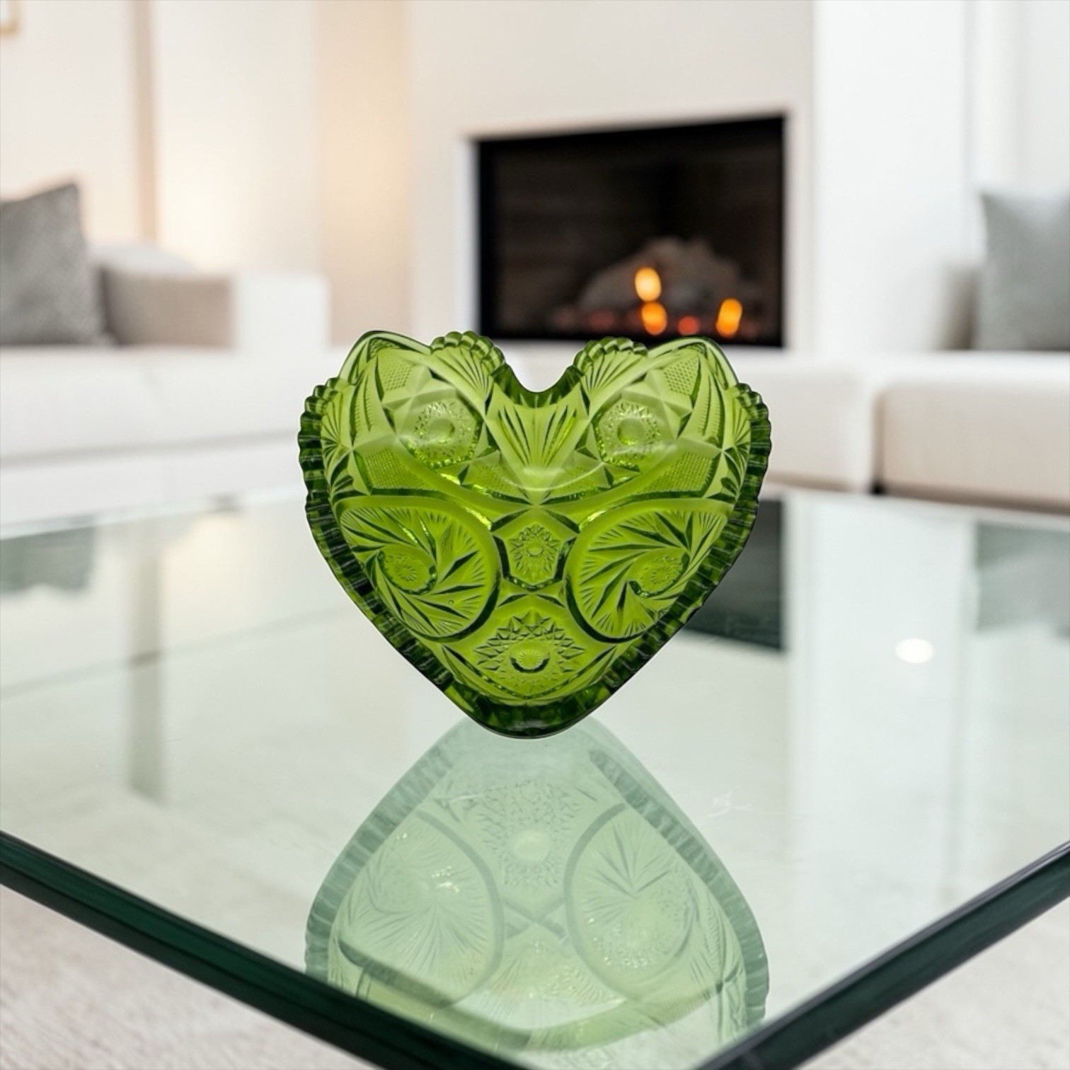Vintage LE Smith Large Glass Heart Ashtray/Candy Dish - 1960’s Green MCM Retro
