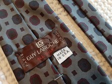 Vtg Guy Laroche Silk Tie 3.25" x 56" Gray Red Green Foulard Made in USA