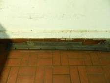 Blende / Leiste Schweller links Nissan Almera Tino (Typ:V10M)