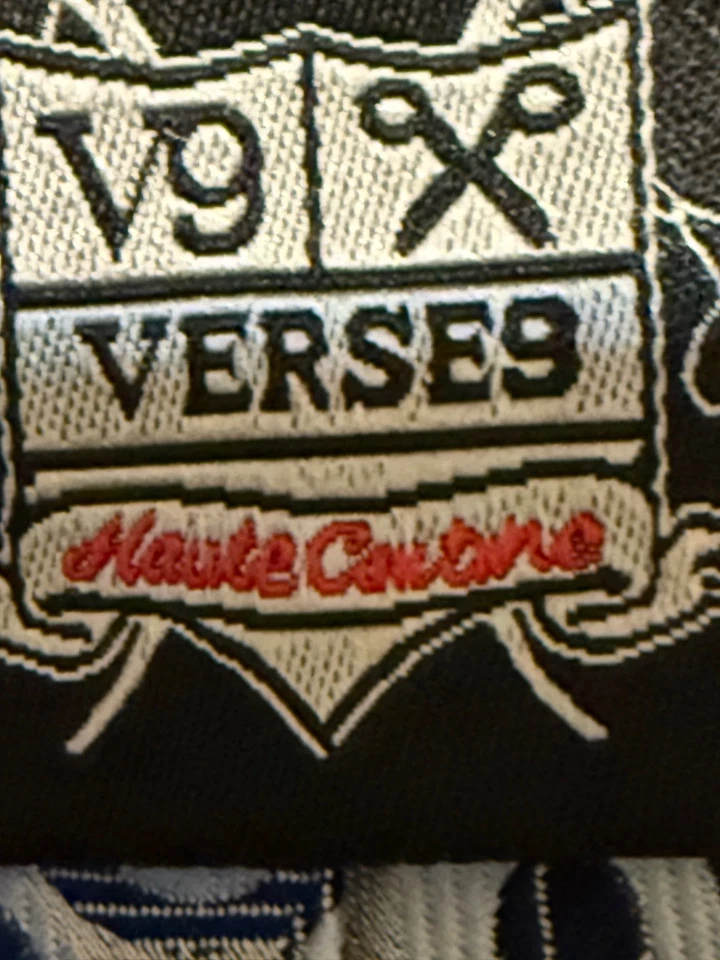 Corbata para hombre Verse 9 azul/gris/plateada remolino 100 % seda usada buen estado Foto 3 de 4