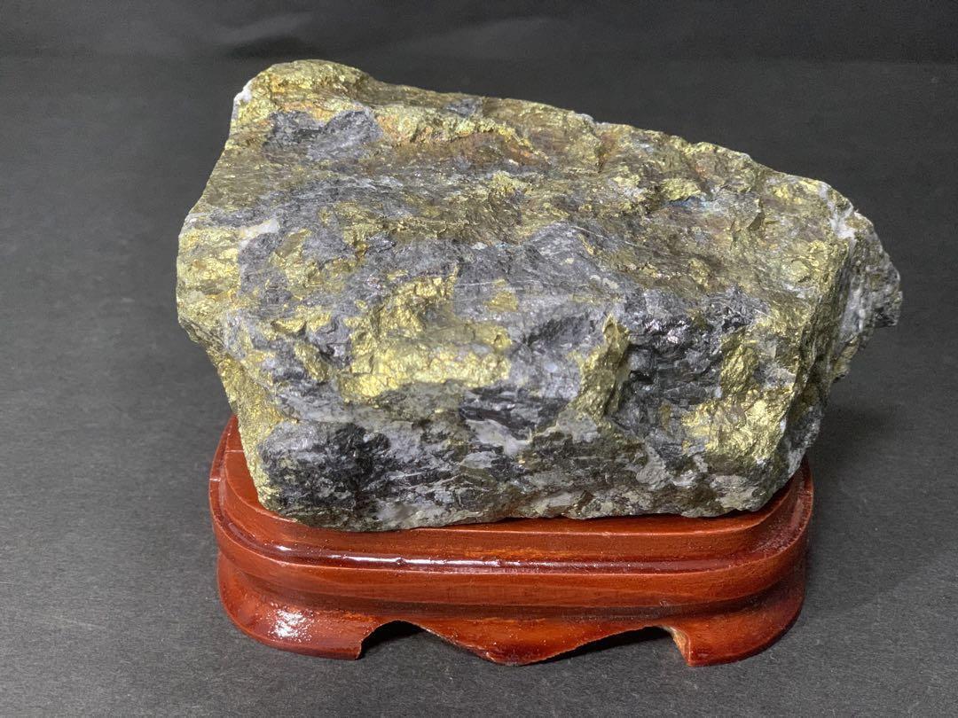 Suiseki Bonseki Bonsai Viewing Stone 841g Gold Ore Gold Suiseki Bonseki Bonsai Viewing Stone 841g Gold Ore Gold