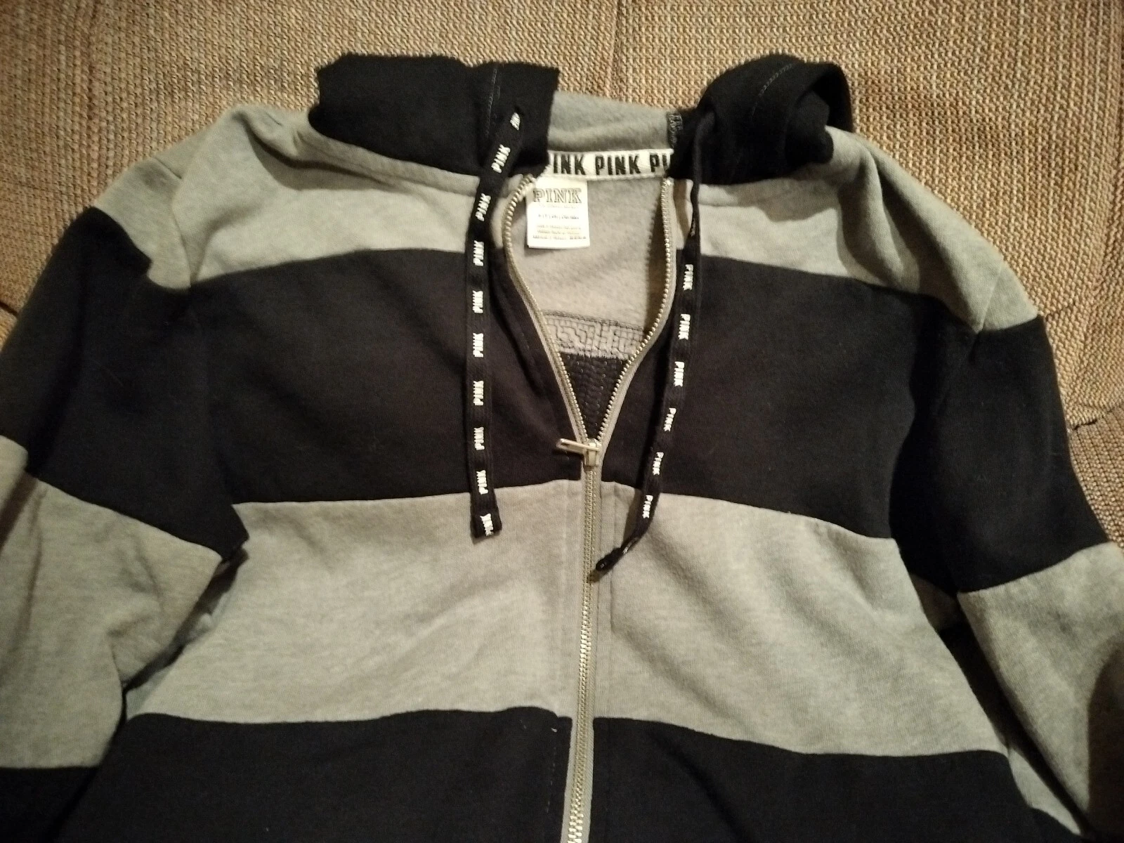 UNDERCOVER Felpa ROSA Victoria's Secret taglia small con cappuccio e zip grigio nero manica lunga