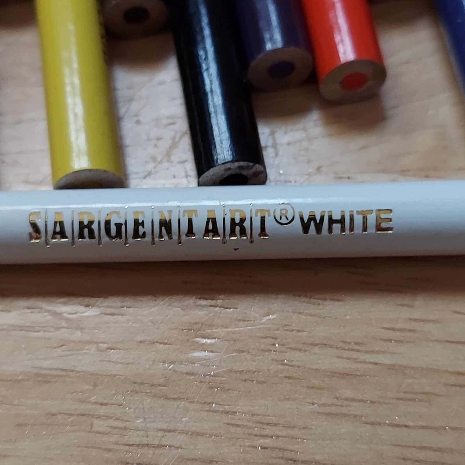 SET OF 36 SARGENT ART COLORED PENCILS-PREOWNED WITH METAL CRAYOLA CASE