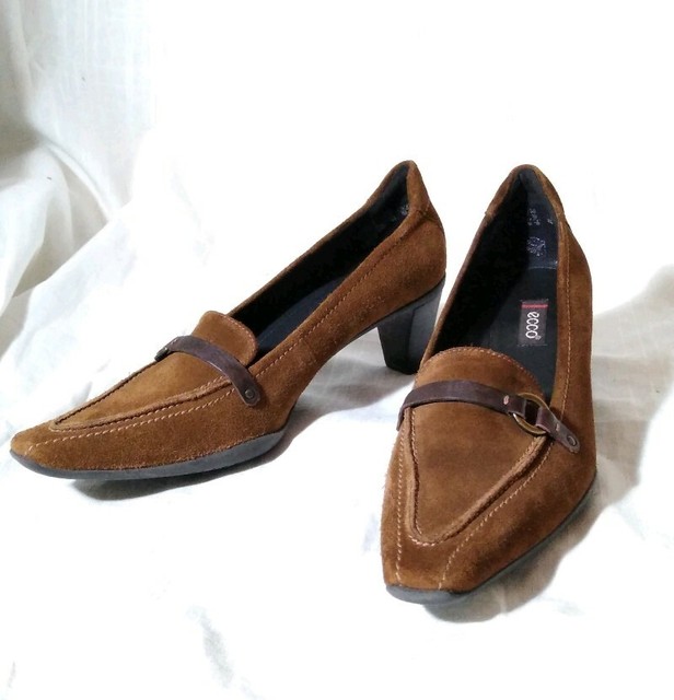 ecco pointed toe pumps