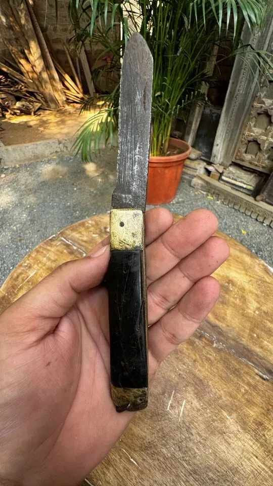 Antique Collectible Handcrafted Iron Blade Brass Fitted Horn Hilt Pocket Knife - Imagem 4 de 4