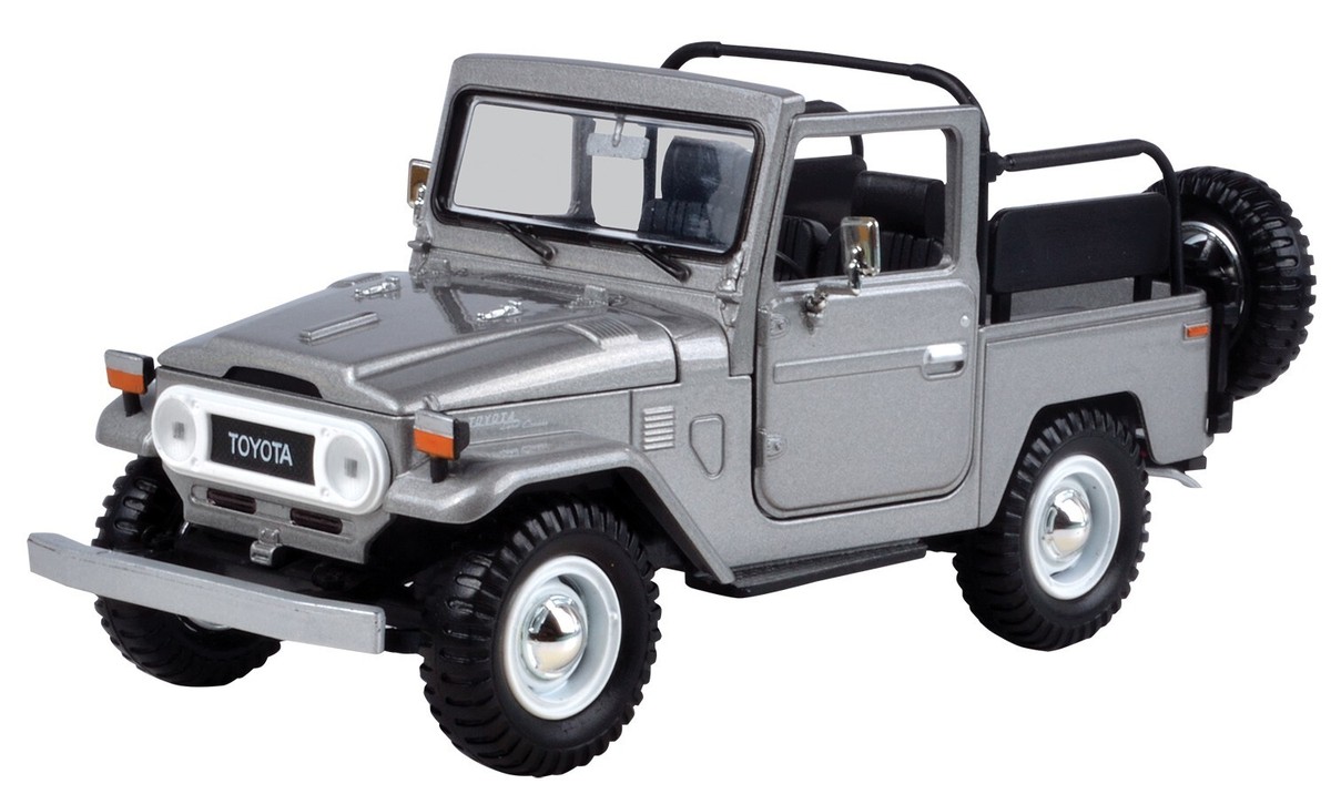 MOTORMAX 79330 TOYOTA FJ40 FJ 40 LAND CRUISER CONVERTIBLE 1/24