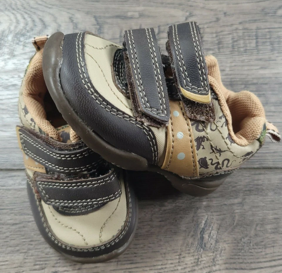 Bebé Niño Nuevo Sin Etiquetas Desteñido Gloria Talla 1 Tostado y Marrón Vaquero Tenis Zapatos Foto 3 de 4