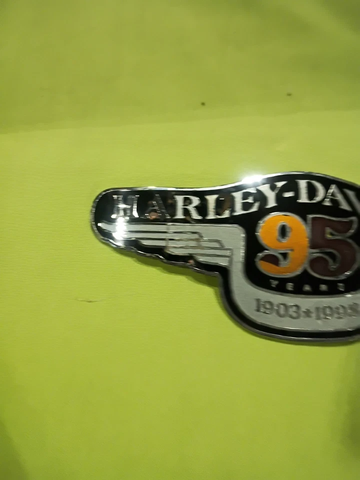 Harley Davidson 95 aniversario emblema vintage de 1998 Foto 3 de 4