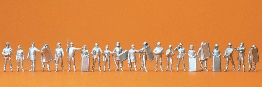 Police in Action (21) Unpainted Figures Preiser 16350