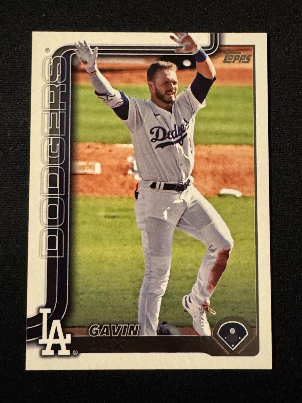 2025 Topps Series 1 Gavin Lux - SP Dancing Dodgers Hobby Exclusive #204