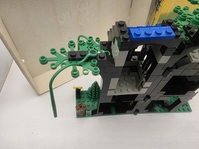 LEGO Forestmen's Hideout (6054) Vintage Mostly Complete W/ Box And Manual