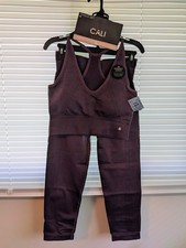 Women's Seamless Ribbed Burgundy 2pc Sports Bra Leggings Set Size M