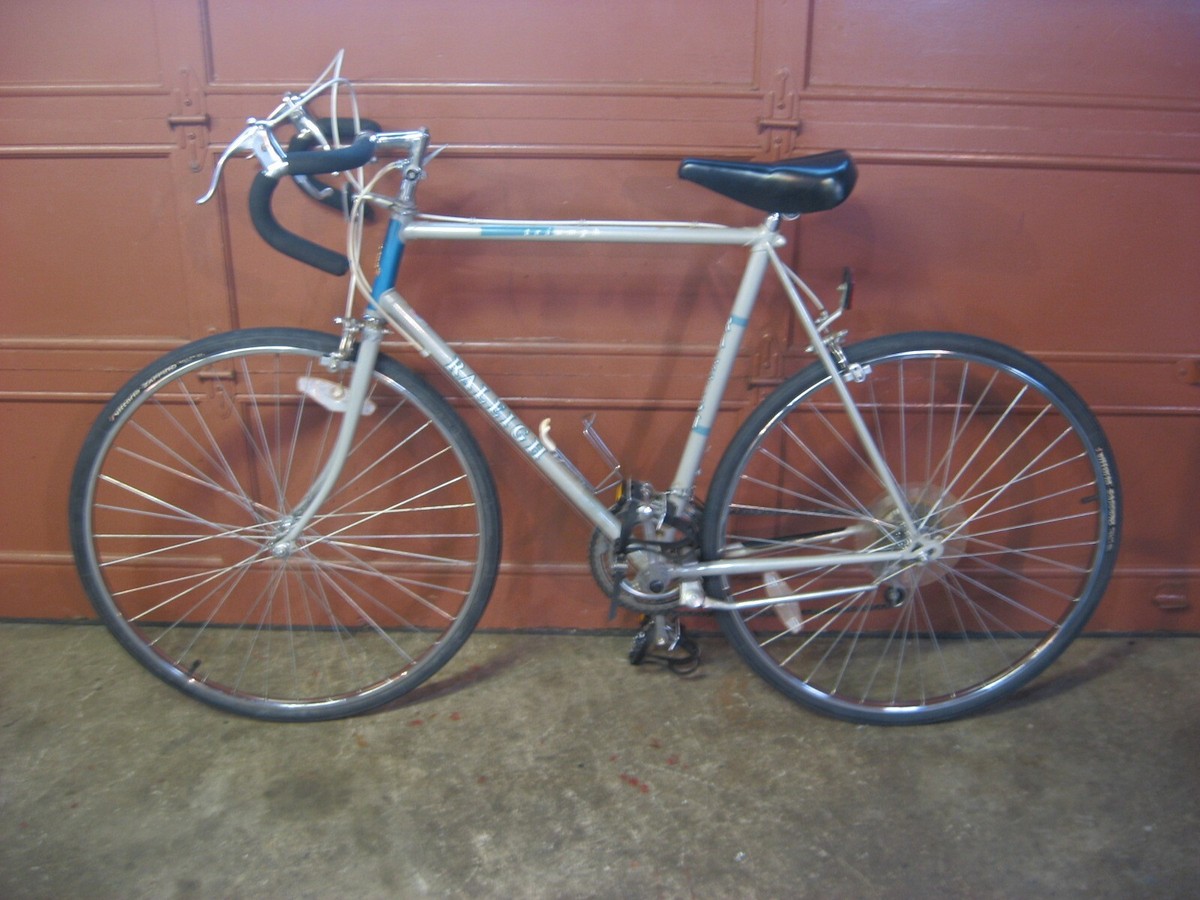 Vintage Raleigh Record Road Bike, Silver, 10 speed, medium Vintage Raleigh Record Road Bike, Silver, 10 speed, medium