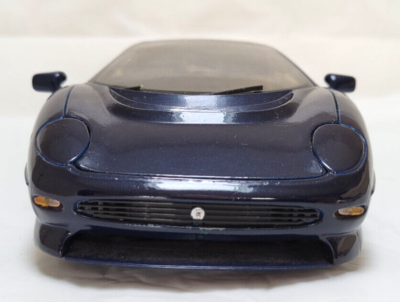 Maisto Jaguar XJ220 1:18 Scale Midnight Blue Diecast Metal Car