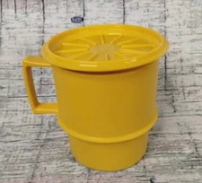 Vintage Tupperware #1313-7 Lid With 1312-9 Stackable Coffee Mug Harvest Yellow