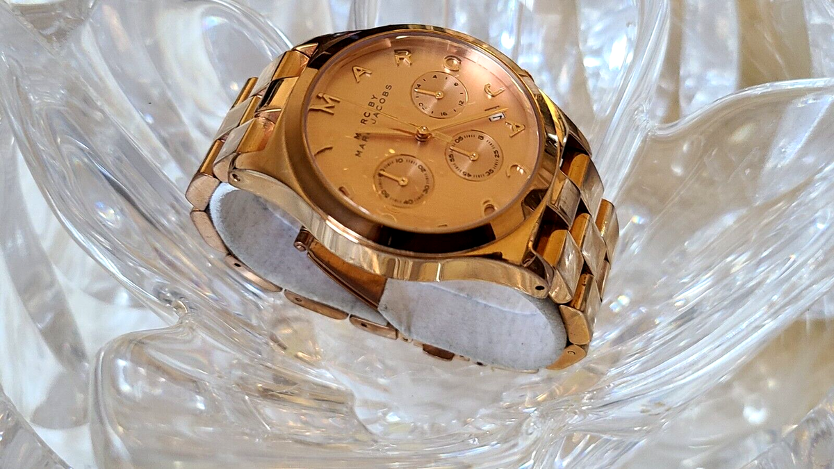 ?Marc Jacobs rose gold chronograph watch Watches of America | ? Marc Jacobs Watches for Her  main image 3
