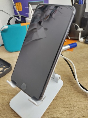 Apple iPhone 8 64go Téléphone Débloqué - Photo 4 sur 5